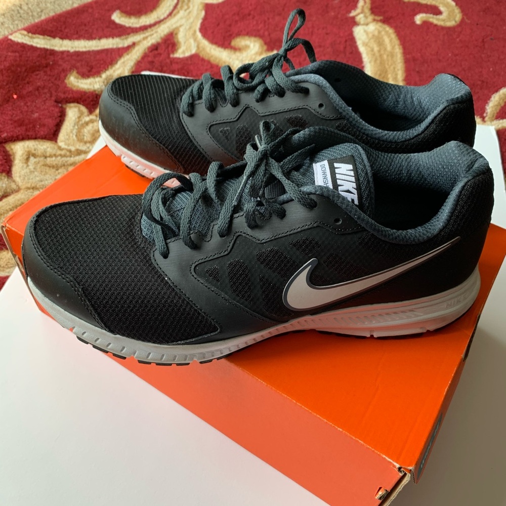 Nike men’s sneakers size 11 wide width